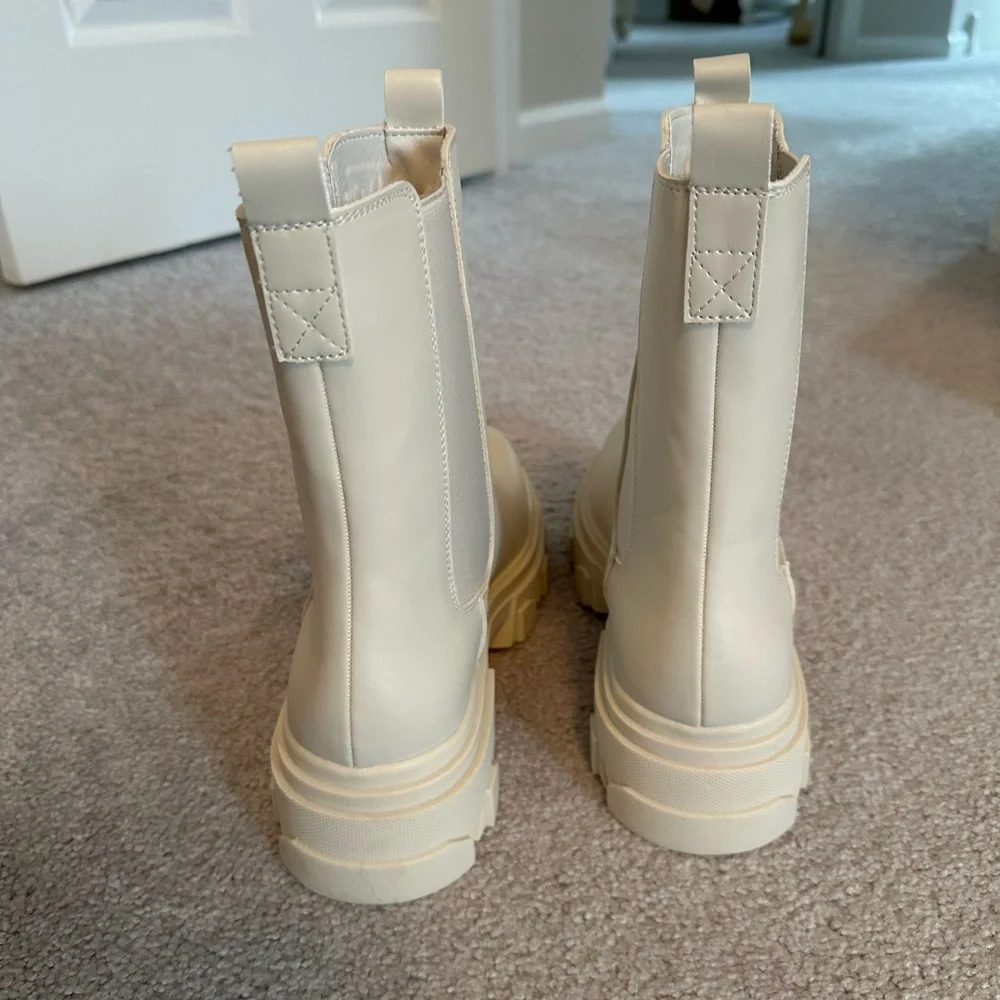 DREAM PAIRS Women's Platform Chelsea Boots - Chunky Ankle Booties - Picture 2 of 3
